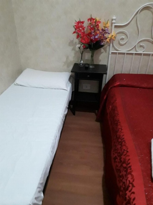 Renting Rooms image 14