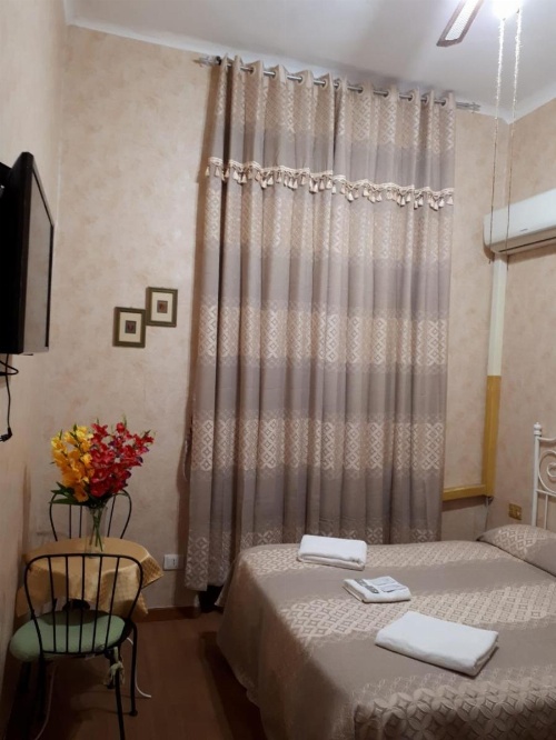 Renting Rooms image 15