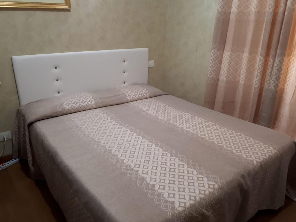 Renting Rooms Main image