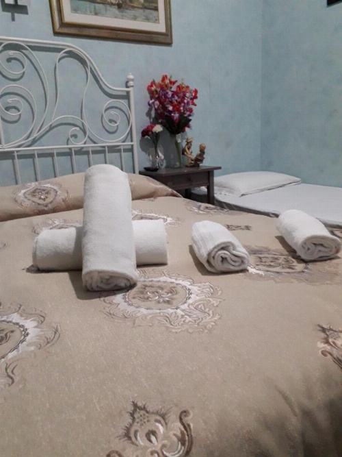 Renting Rooms image 31