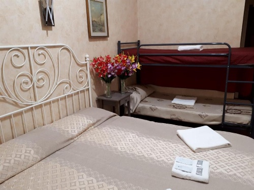 Renting Rooms image 46