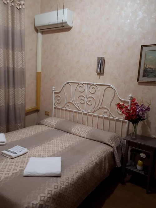 Renting Rooms image 8