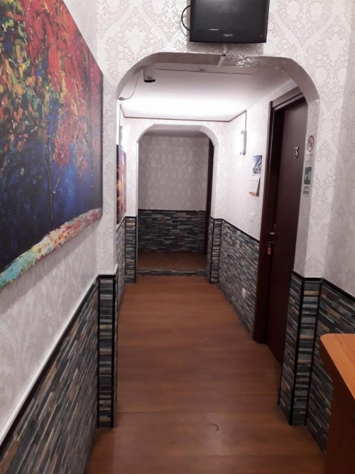 Renting Rooms image 9